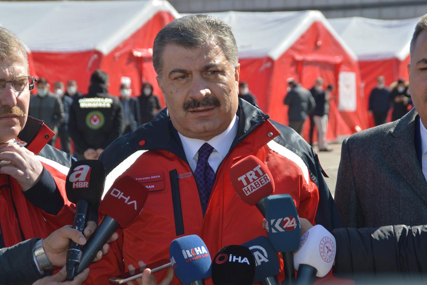 Sağlık Bakanı Koca: Doğubayazıt'ta 18 kişi karantinaya alındı Sağlık Bakanı Koca: Doğubayazıt'ta 18 kişi karantinaya alındı